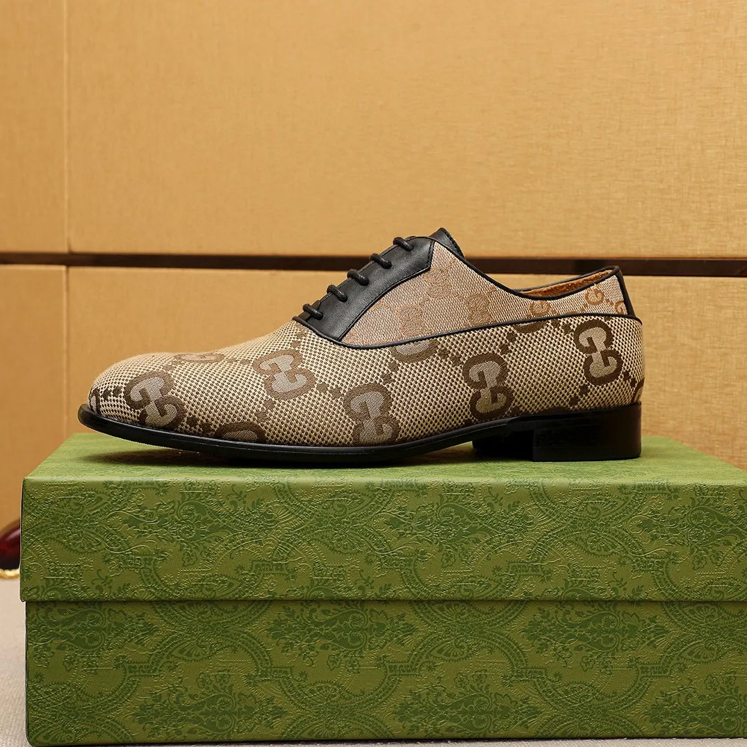Men's shoes 💰460 💐 Product trademark: GUCCI "Gucci" business leather shoes Regular size: 38-44 (45.46.47🉑️customized) Product materials: Selected imported first-layer fabric upper, imported cowhide leather lining. Strong three-dimensional visual effect, combined outsole Color: 2⃣️colors available